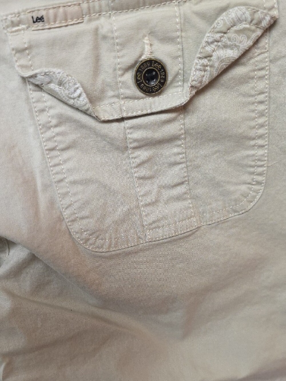 Lee Women's Light Khaki Cargo Capri Pants - Picture 12 of 16